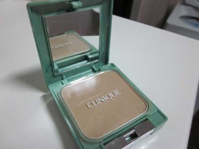 Clinique almost powder. Пудра Clinique SPF 15. Clinique almost Powder оттенки. Пудра Clinique SPF 15 02. Пудра Clinique almost Powder.