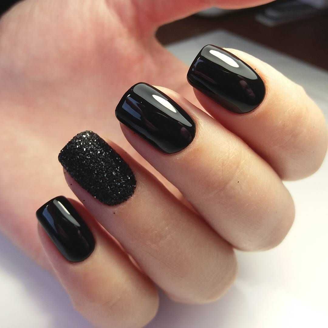 Притягательный черный маникюр 2021-2022 | фото-новинки дизайна ногтей в чёрном цвете