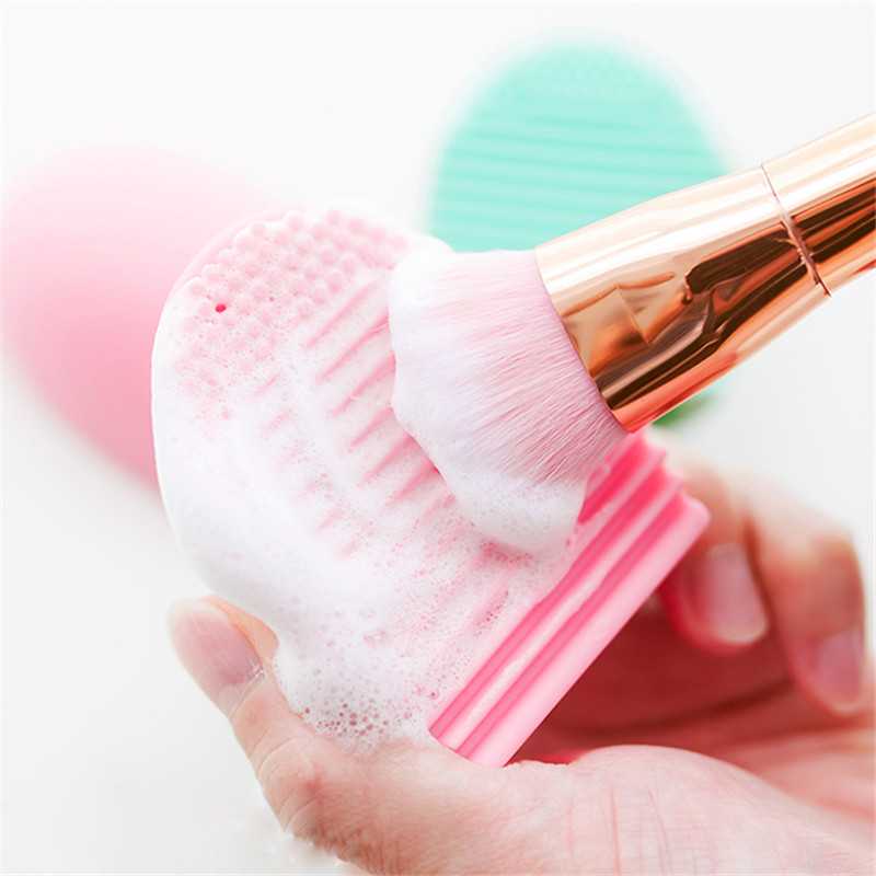 Как правильно мыть кисти и спонжи для макияжа