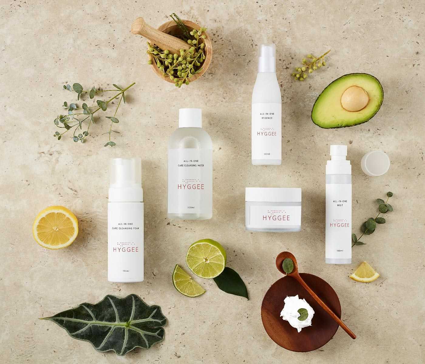 Name skin care. APIU корейская косметика. Корейская косметика упаковка. Натуральная косметика для лица бренды. Корейская природная косметика.