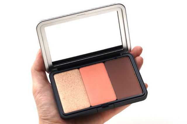 Make up for ever artist face color.