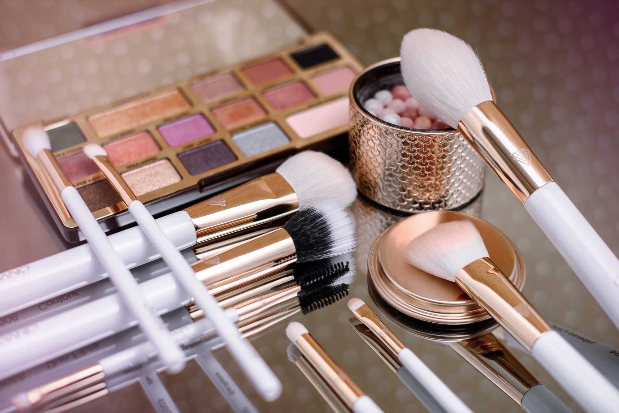 Профессиональные кисти для макияжа: обзор фирм и брендов