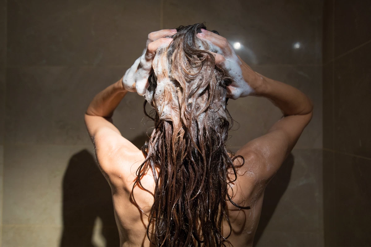 Трихолог рассказала, как часто мыть голову и дал советы для здоровья волос