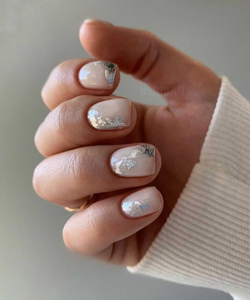 Нюдовый маникюр на коротких ногтях: лучшие новые техники и фото